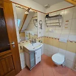 アパートホテル Happy House & Sauna 4*