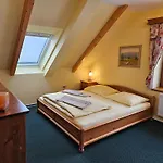 Happy House & Sauna Apart Otel 4*