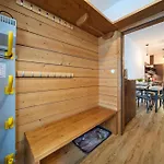 Happy House & Sauna 4*