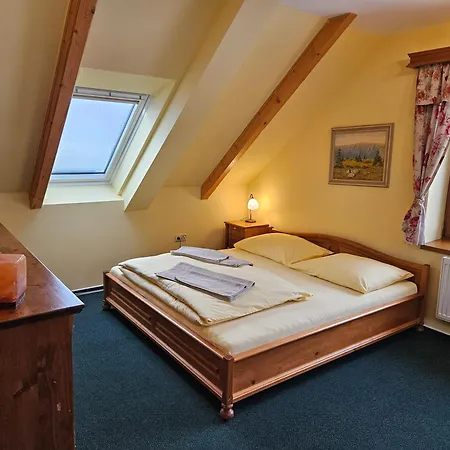 Happy House & Sauna Aparthotel 4*