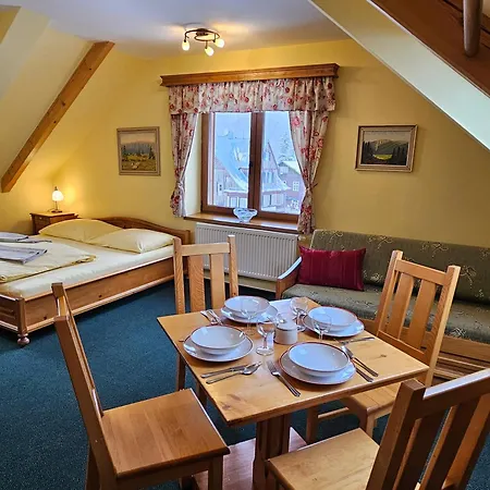 Aparthotel Happy House & Sauna 4*