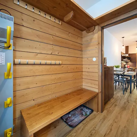 Happy House & Sauna 4*