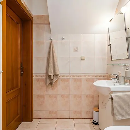 Happy House & Sauna Aparthotel
