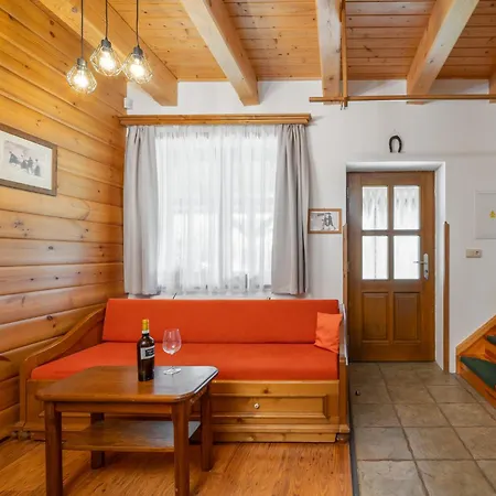 Happy House & Sauna Aparthotel 4*