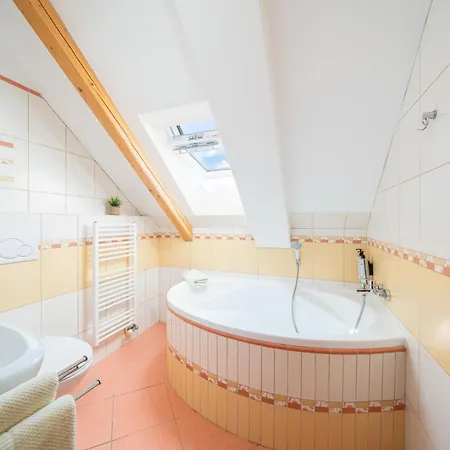 Aparthotel Happy House & Sauna 4*