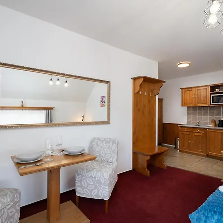 Happy House & Sauna Aparthotel 4*