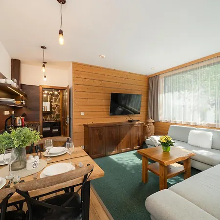 Aparthotel Happy House & Sauna 4*