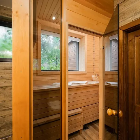 Happy House & Sauna 4*