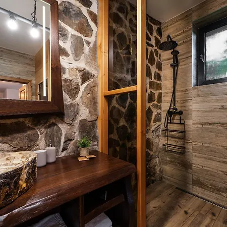 Happy House & Sauna Aparthotel 4*