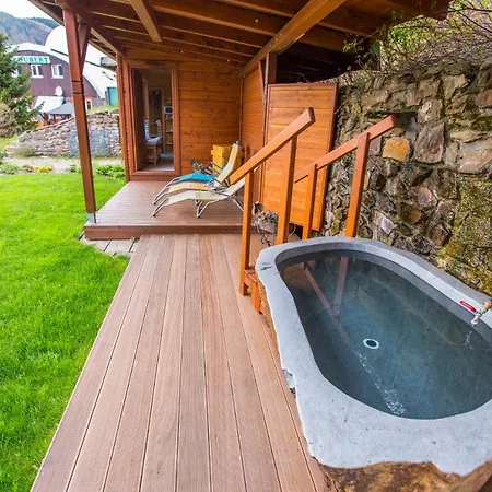 Happy House & Sauna Aparthotel 4*